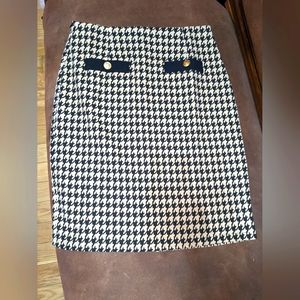 Houndstooth Pencil Skirt